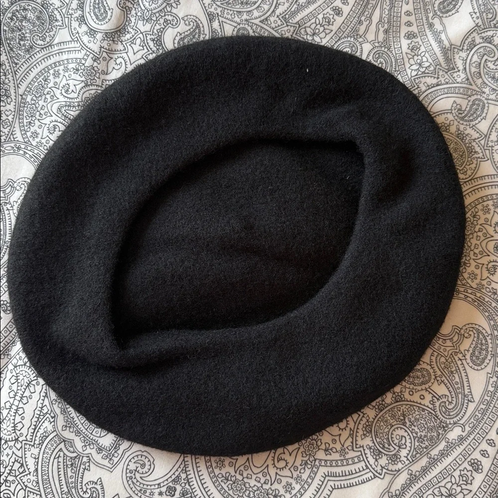 H&M Black Beret Hat 100% Wool - Picture 2 of 3